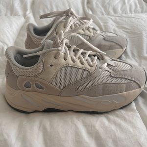 Yeezy Boost 700 Analog